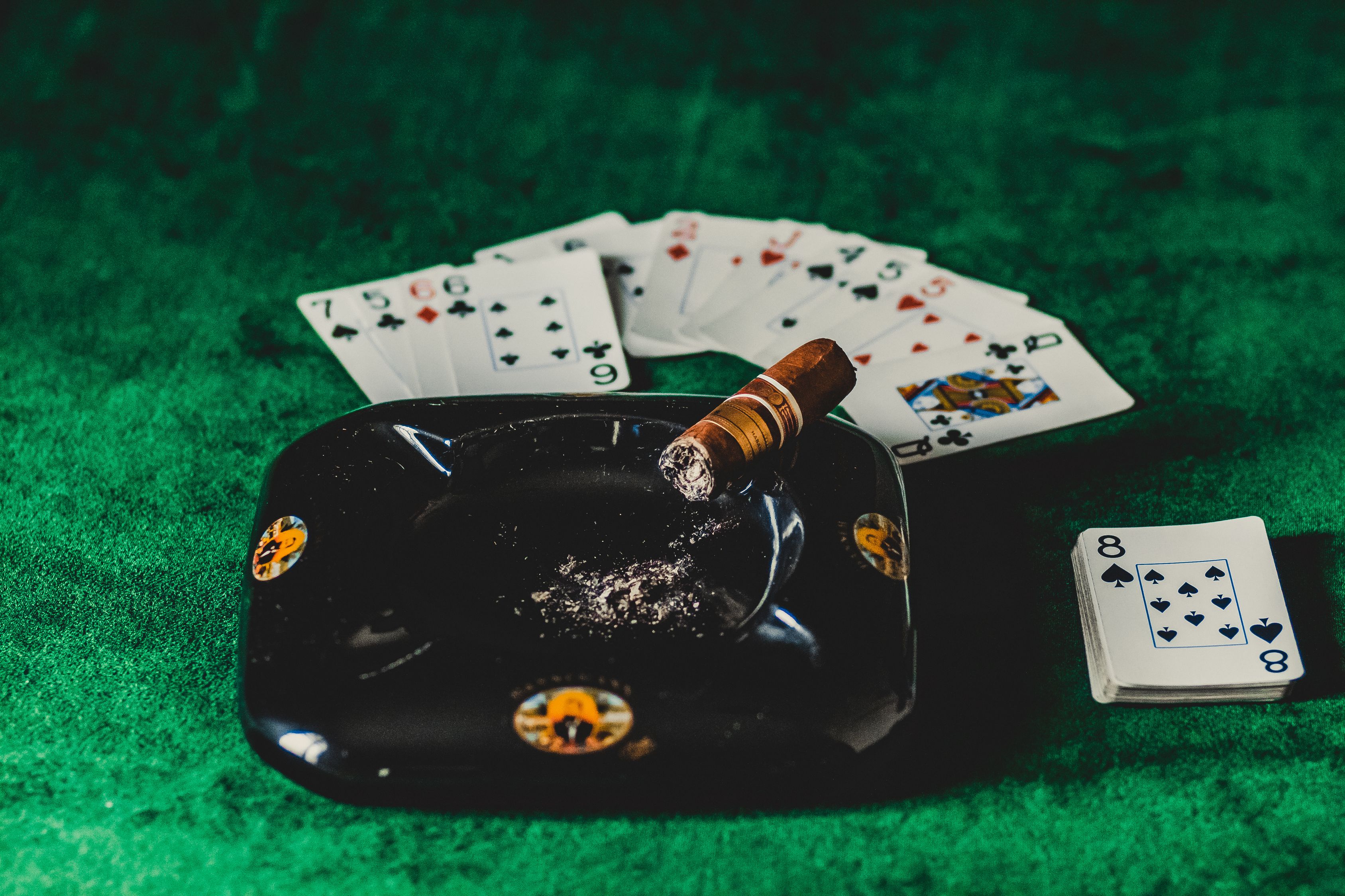 双扣扑克牌里的飞机,会打的人,早就不靠运气了 双扣扑克牌里的飞机,会打的人,早就不靠运气了